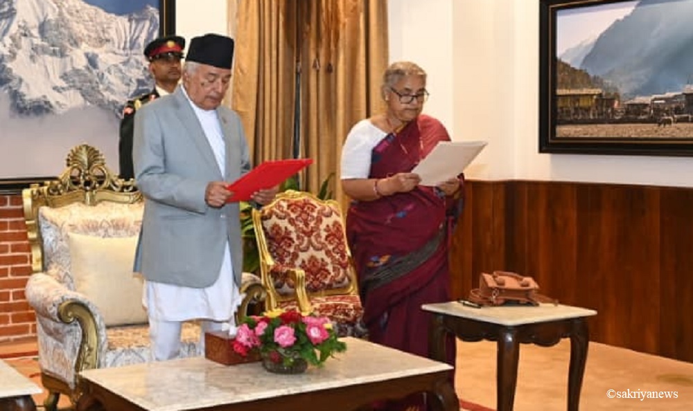 अन्तरिम सरकारका प्रधानमन्त्री सुशीला कार्कीले लिइन् शपथ